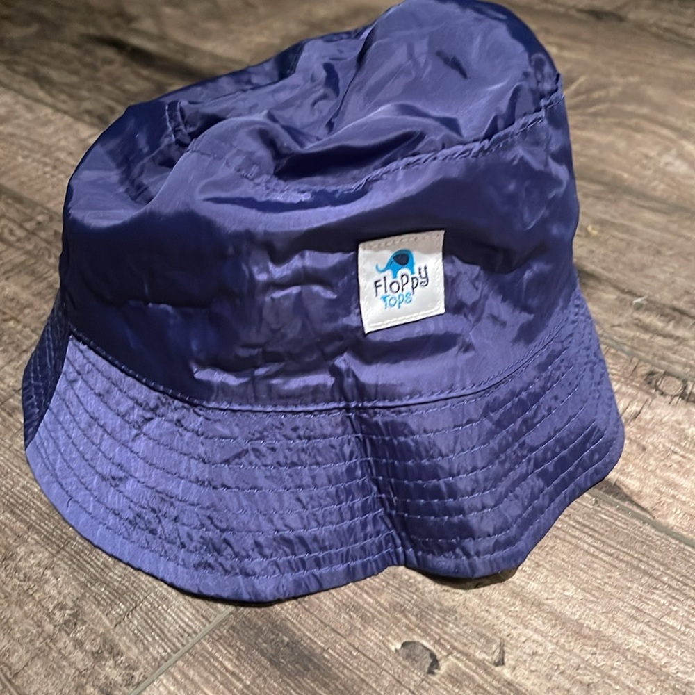 Reversible SLOTH hat - Picture 2 of 3